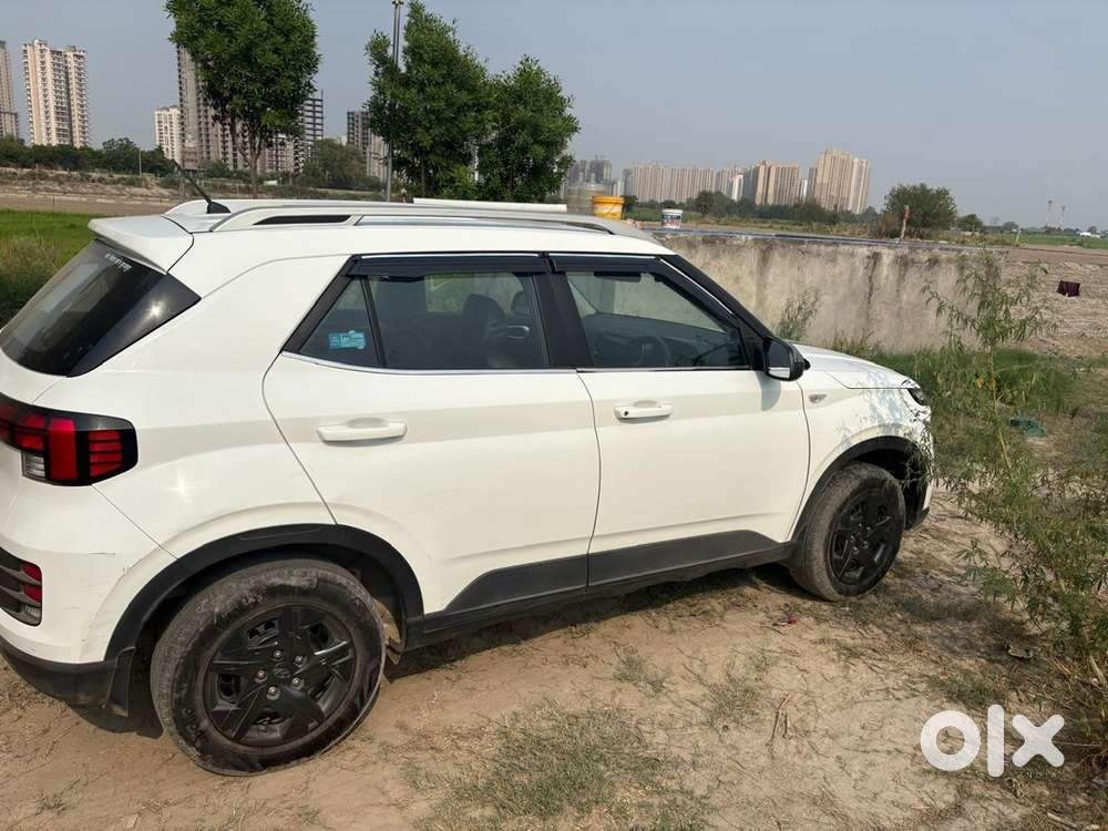 Hyundai Venue Petrol 2023