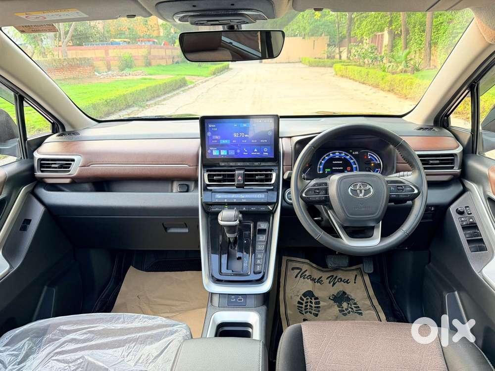 Toyota Innova Hycross 2.0 Vx (o) Hybrid 7 Str, 2025, Cng & Hybrids