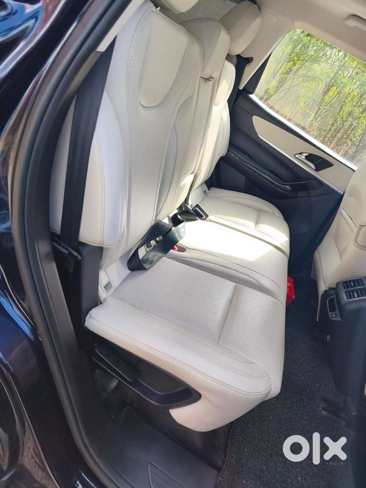 Mahindra Xuv700 Ax7 Luxury Pack Awd, 2024, Diesel