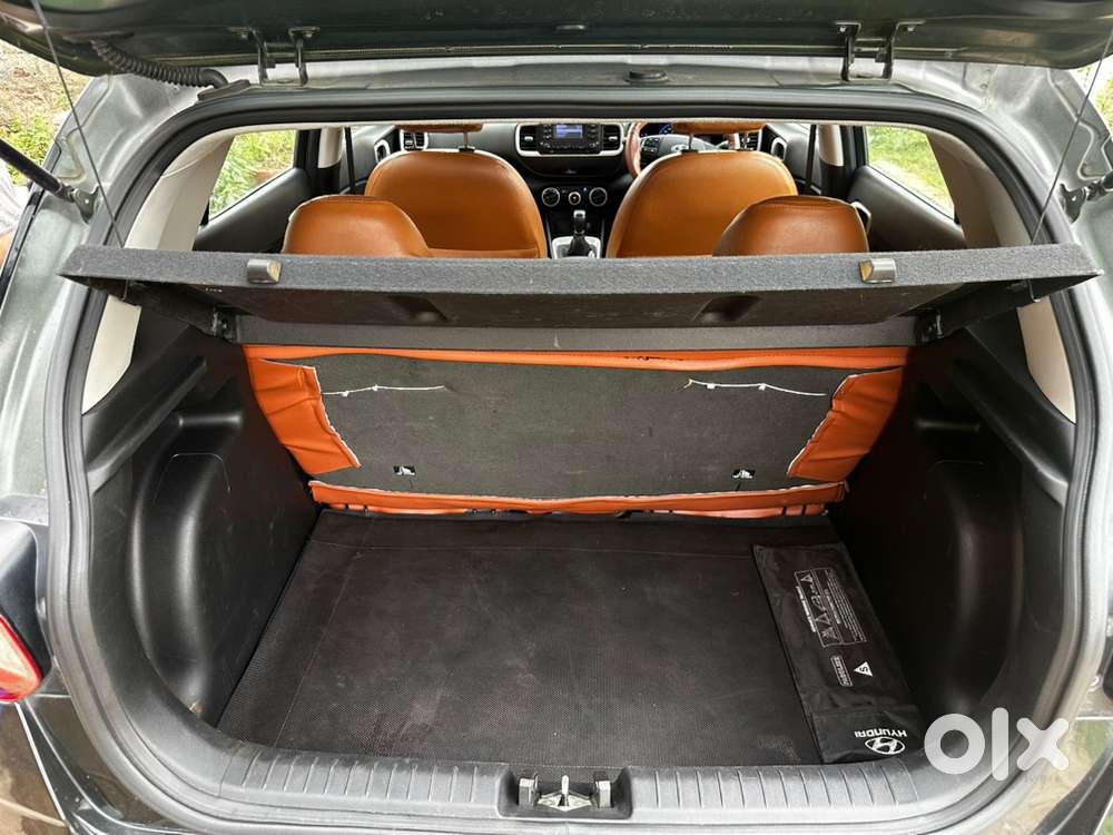 Hyundai Venue S Plus Petrol Manual 2020