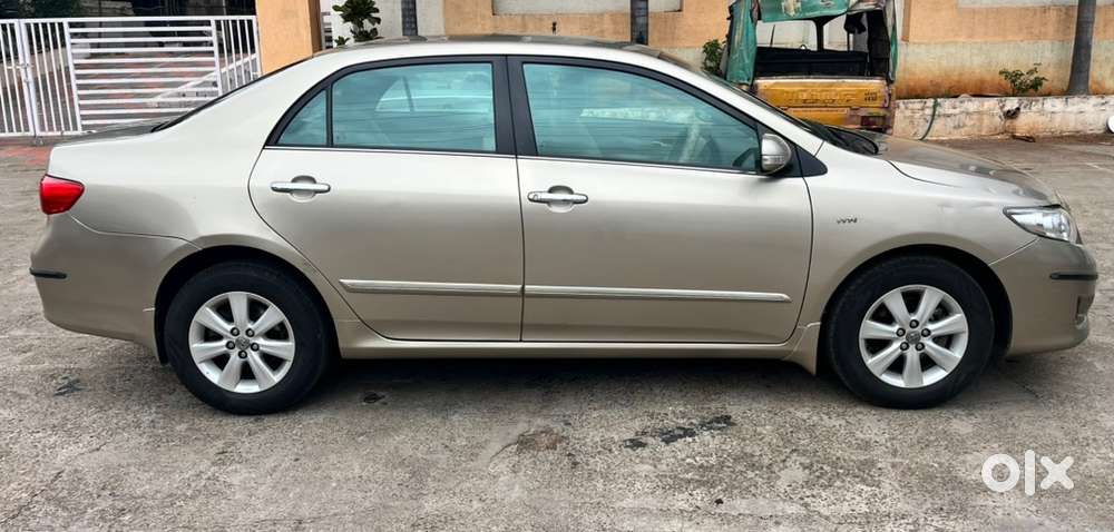 Toyota Corolla Altis 2010 Petrol