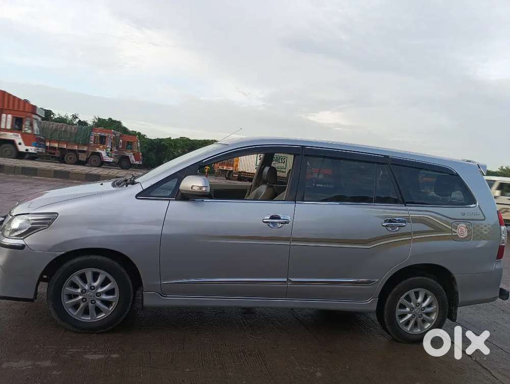 Toyota Innova 2015 Diesel 150000 Km Driven