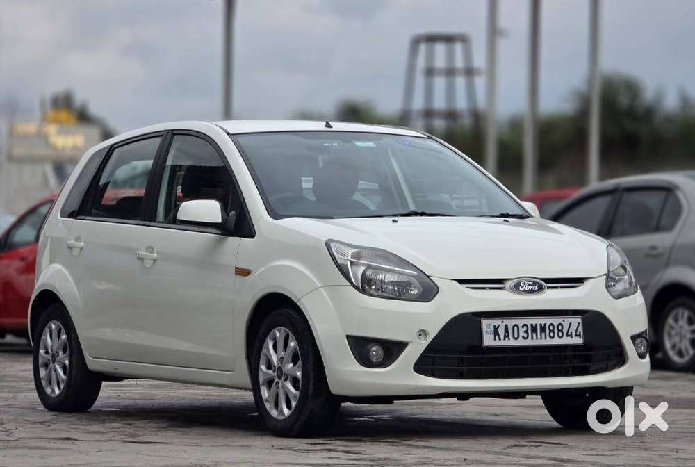 Ford Figo, 2010, Petrol