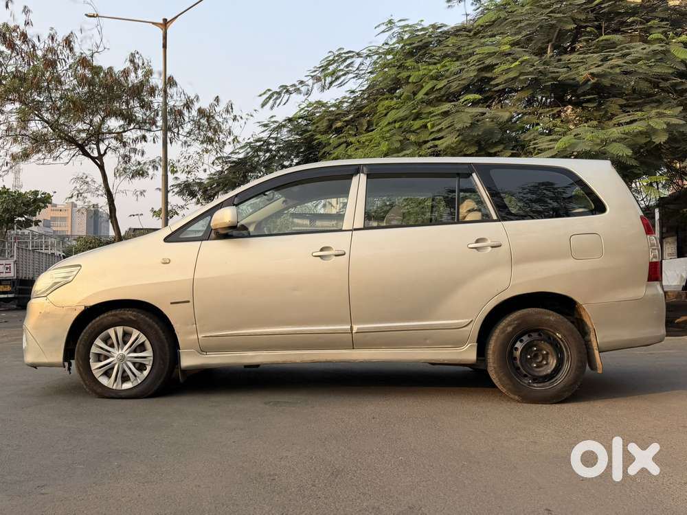 Toyota Innova 2.5 G (diesel) 8 Seater Bs Iv, 2015, Diesel
