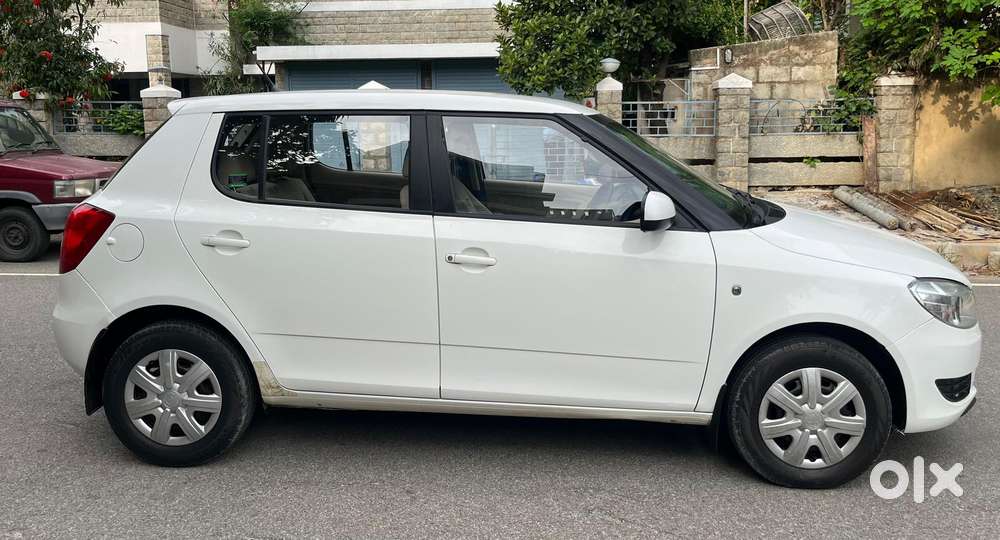 Skoda Fabia [ ] 1.2 Ambiente Mpi, 2010, Petrol