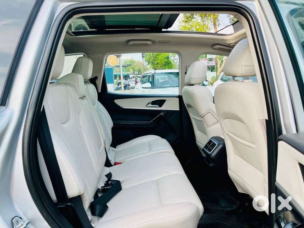 Mahindra Xuv700 2.0 Ax 7 Petrol At Luxury Pack Str, 2023, Petrol