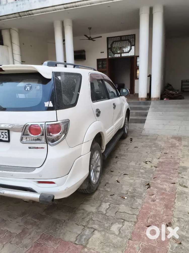 Toyota Fortuner 2015 Diesel 170000 Km Driven