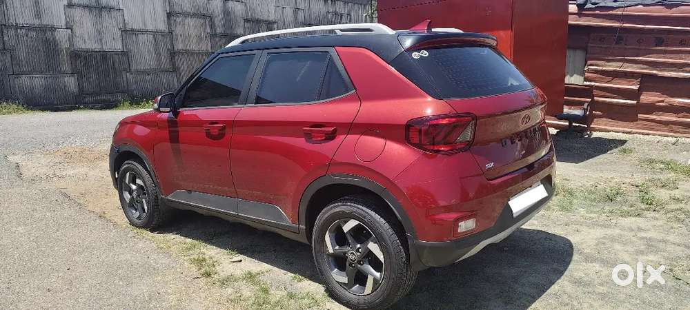 Hyundai Venue Petrol Mt 2019