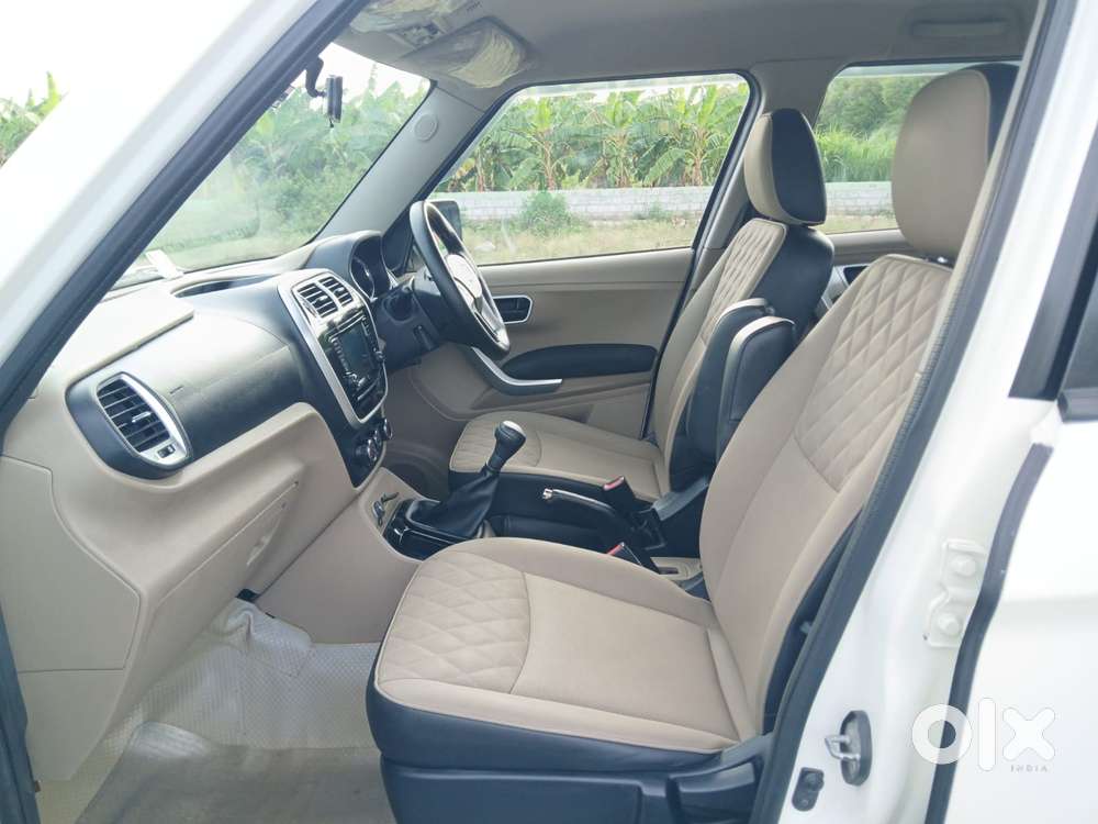 Mahindra Tuv 300 T10, 2018