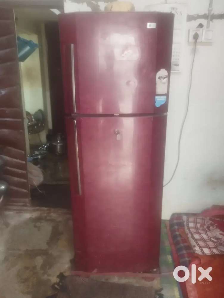 LG double door fridge very good condition super cooling