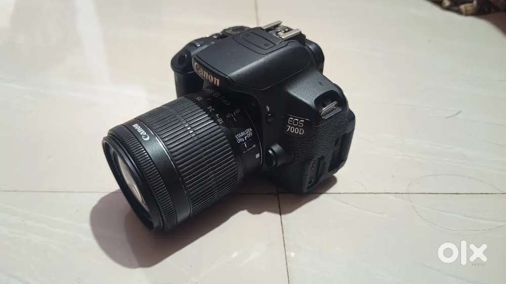 CANON EOS 700D