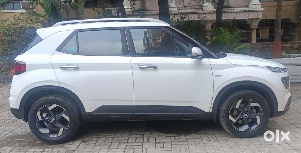 Hyundai Venue Sx Plus Turbo At Petrol
 •  Year: 2019
 •  Variant: Sx P