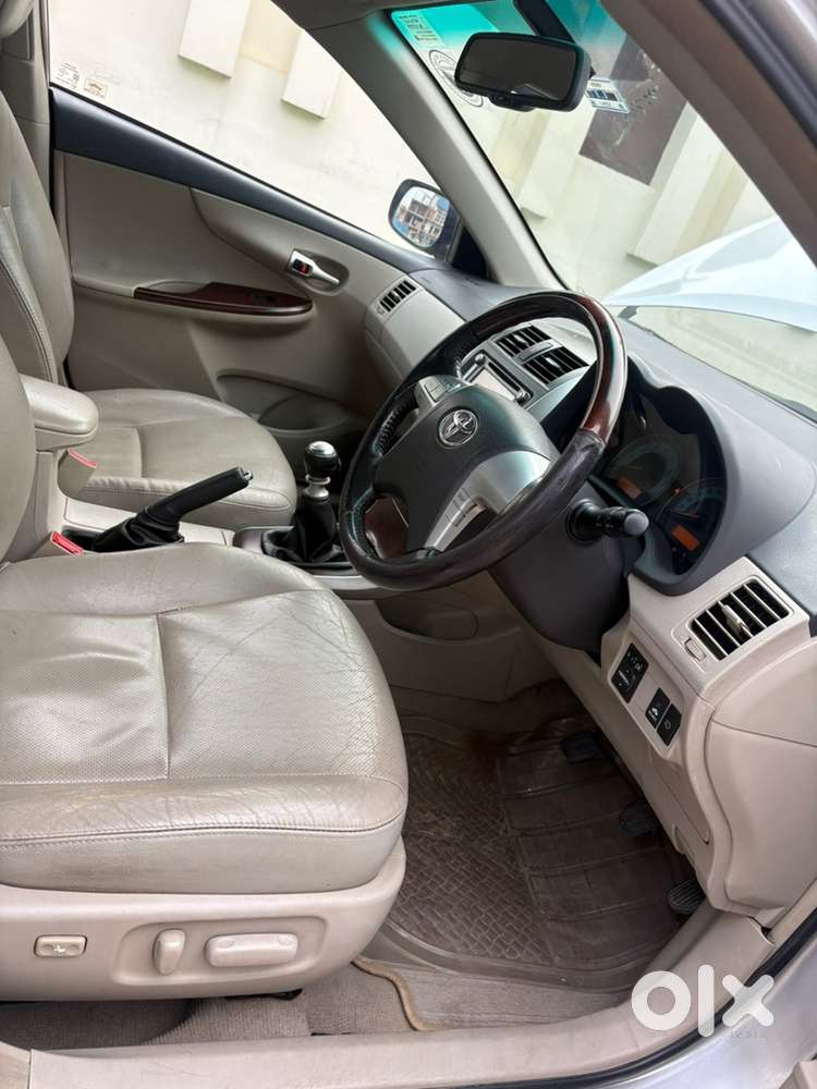 Toyota Corolla Altis 2013 Petrol Manual