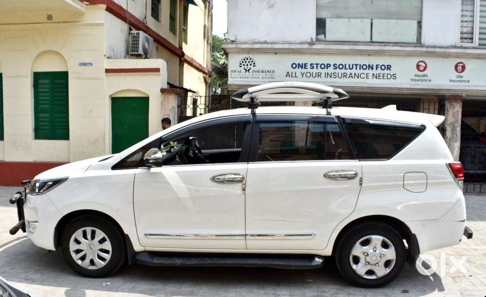 Crysta 2025 Gx 7 Seater  Driven 6000kms