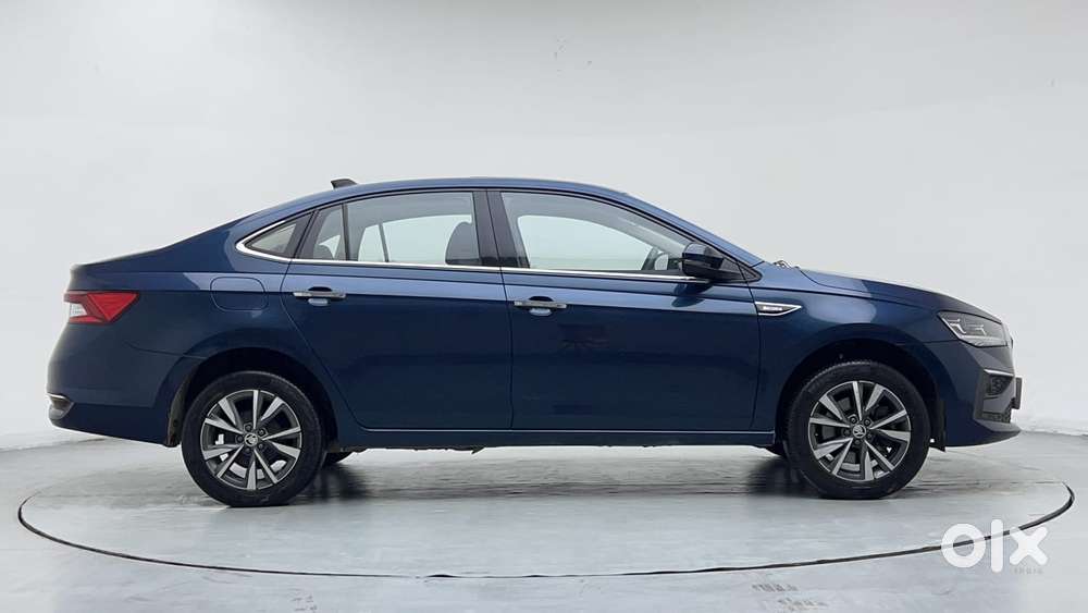 Skoda Slavia Style 1.5l Tsi Mt, 2023, Petrol