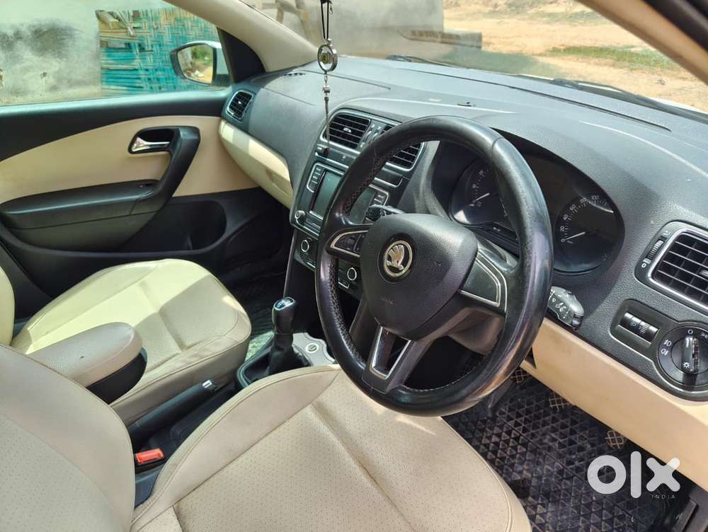 Skoda Rapid Petrol 2017