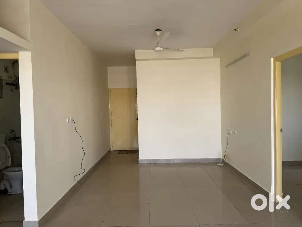 3BHK semi-furnished, corner apartment on Godrej Prakriti for sale