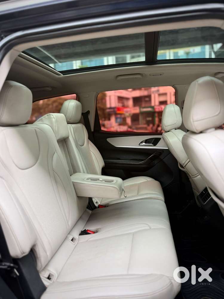 Mahindra Xuv700 2.2 Ax 7 Diesel At Str, 2022, Diesel