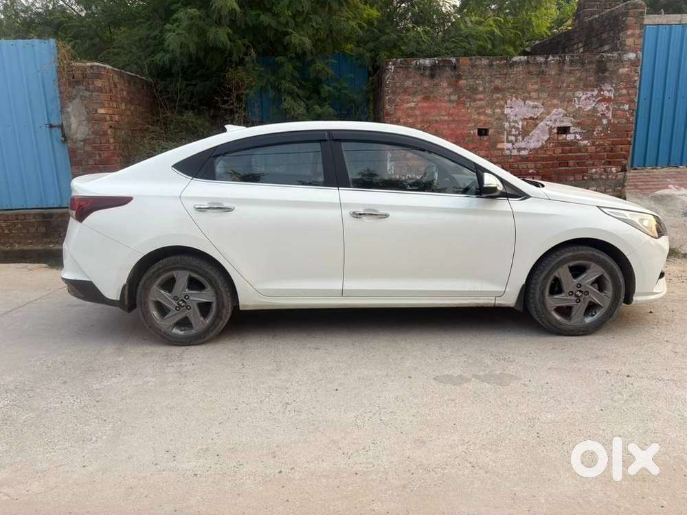 Hyundai Verna 2022 Petrol 38000 Km Driven