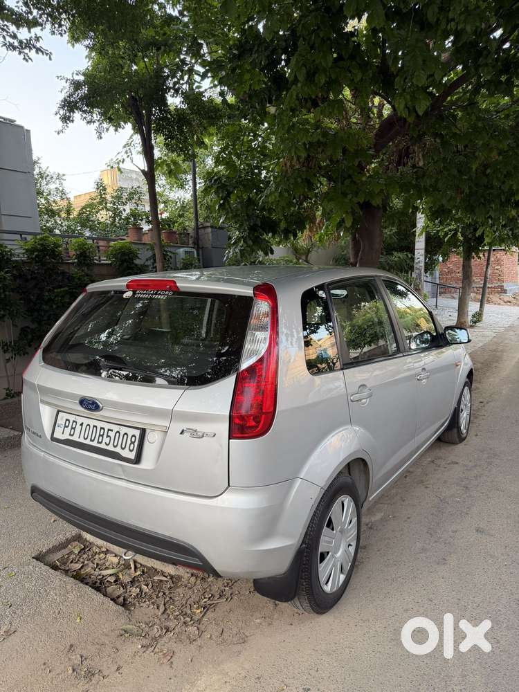Ford Figo Petrol Titanium, 2011, Petrol