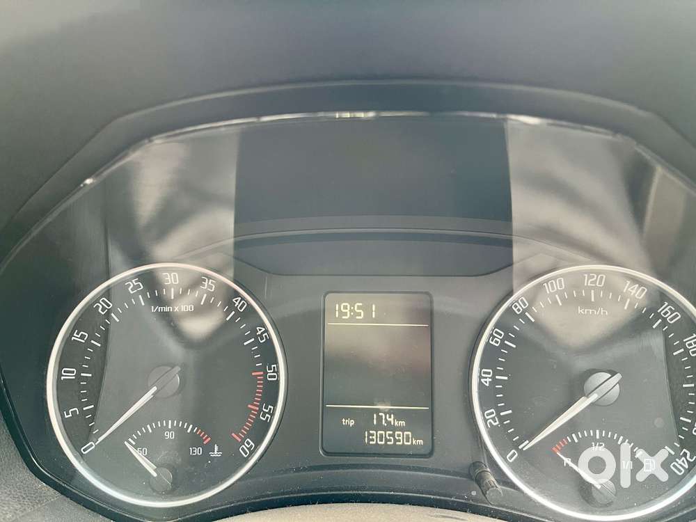 Skoda Laura Ambiente 2.0 Tdi Cr Manual, 2011, Diesel