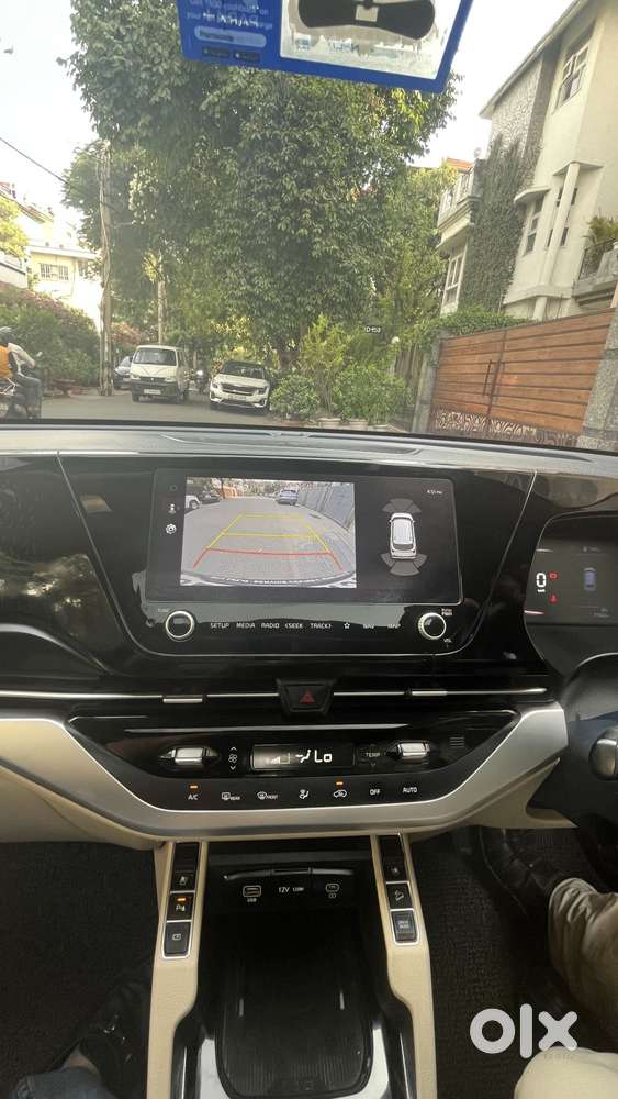 Kia Carens 1.4 Luxury Plus Dct 7 Str, 2022, Petrol