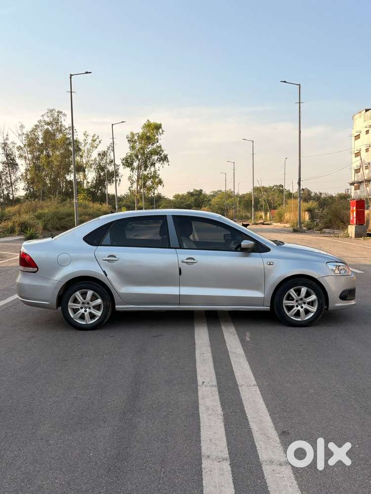 Volkswagen Vento 2010-2013 Petrol Highline, 2012, Petrol