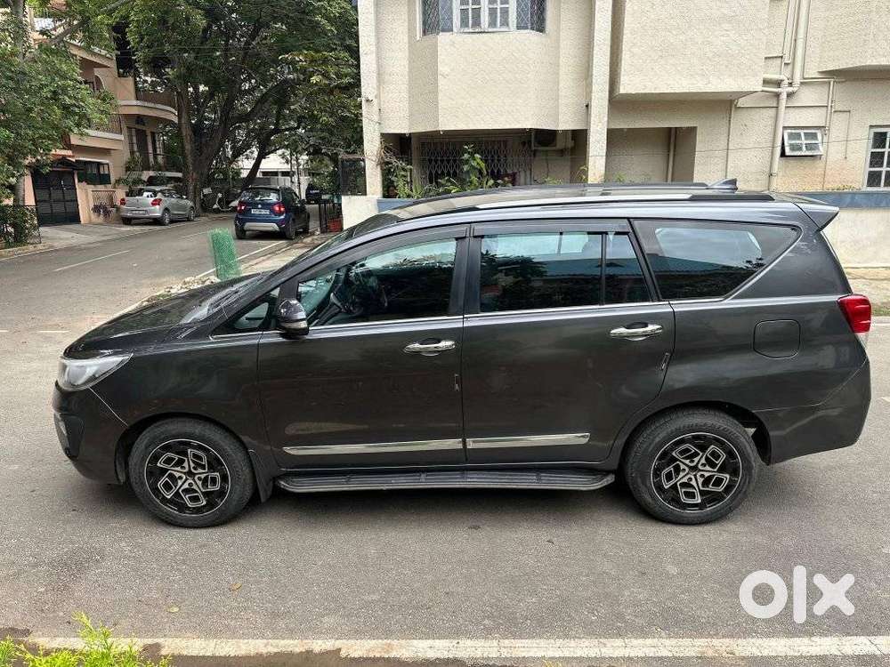 Toyota Innova Crysta 2.4 V 7 STR, 2016, Diesel