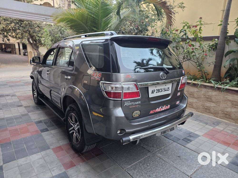 Toyota Fortuner 3.0 4x4 Manual, 2011, Diesel