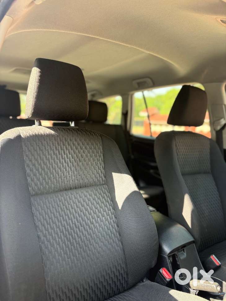 Toyota Innova Crysta 2.4 Gx Mt, 2019