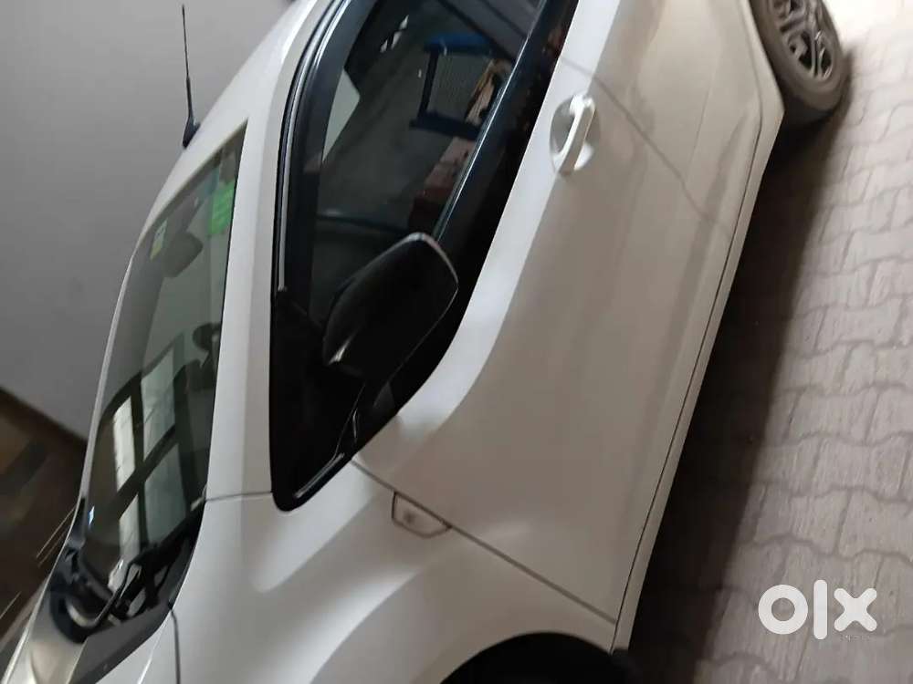 Tata Altroz Xe 2020