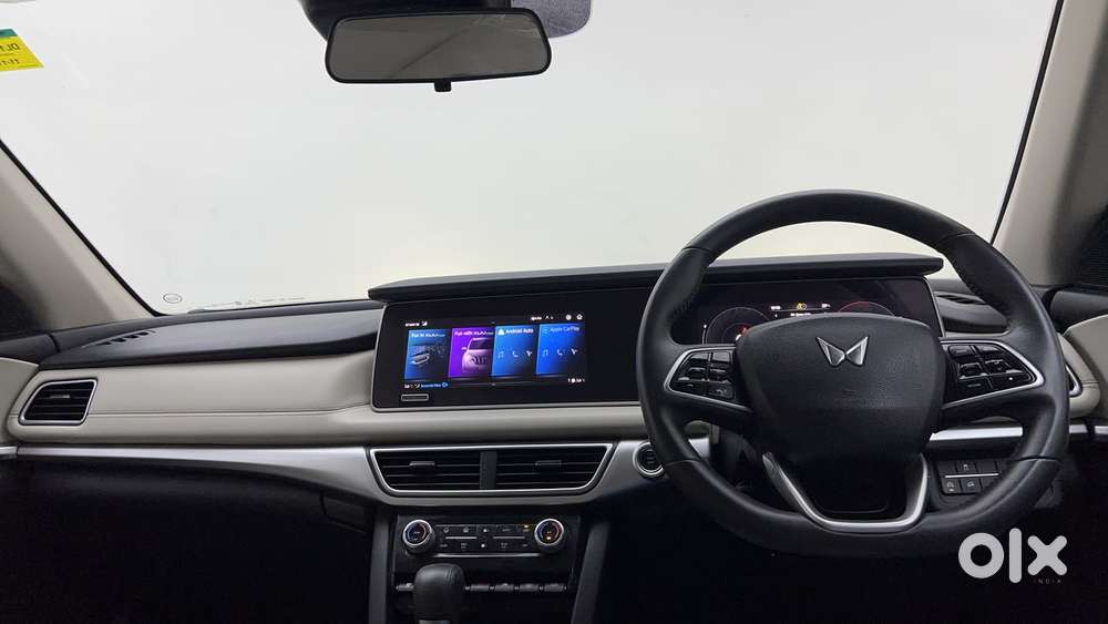 Mahindra Xuv700 2.2 Ax 7 Diesel At Str, 2022, Diesel