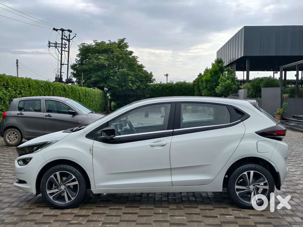 Tata Altroz 1.2 Xz Plus Dark Edition, 2023, Petrol