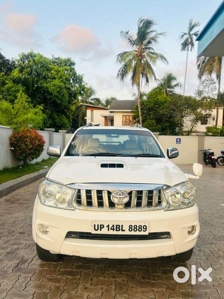 Toyota Fortuner 3.0 4x4 Manual, 2011, Diesel