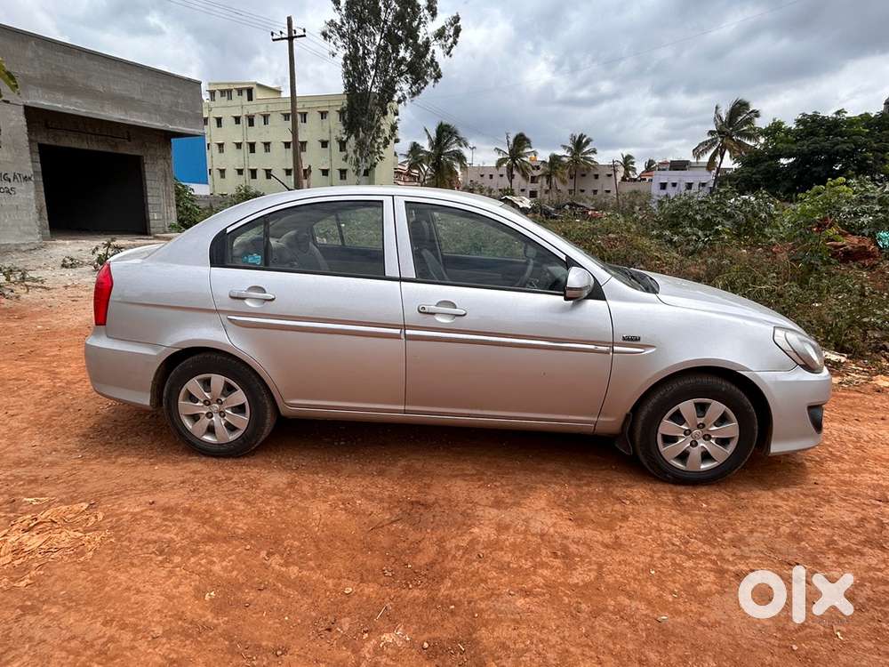 Hyundai Petrol Manual 2011