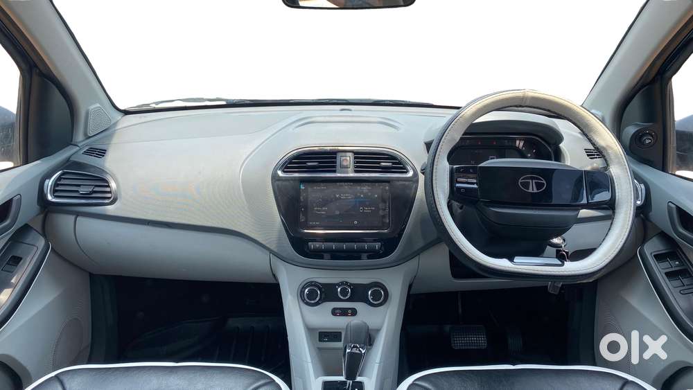 Tata Tiago 1.2 Revotron Xta, 2025, Petrol