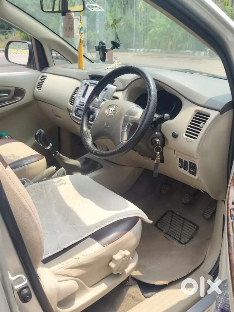 Toyota Innova 2014