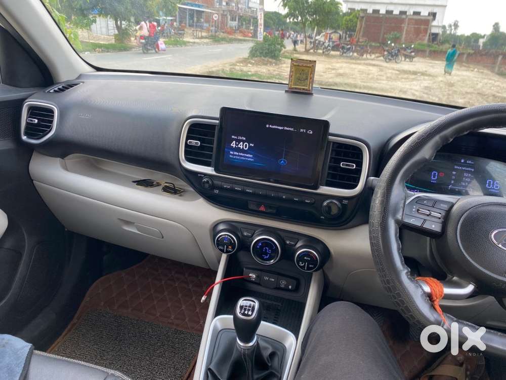 Hyundai Venue 2023 Petrol Well Maintained