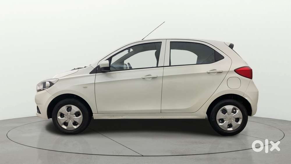 Tata Tiago 1.2 Revotron Xt, 2016, Petrol