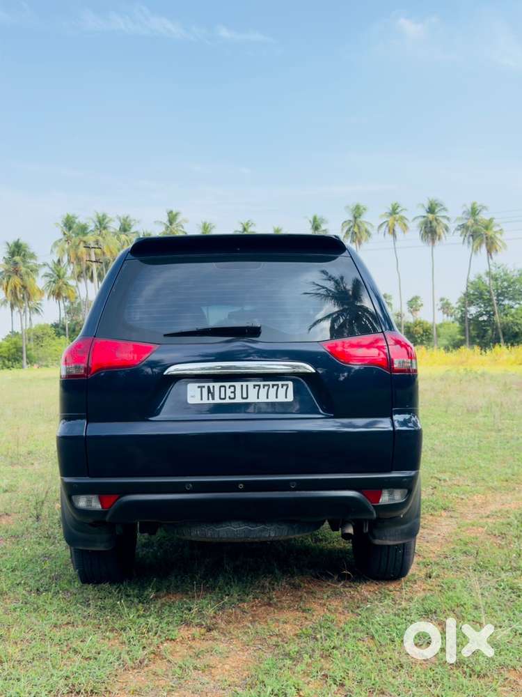 Mitsubishi Pajero Sport Petrol 2015
