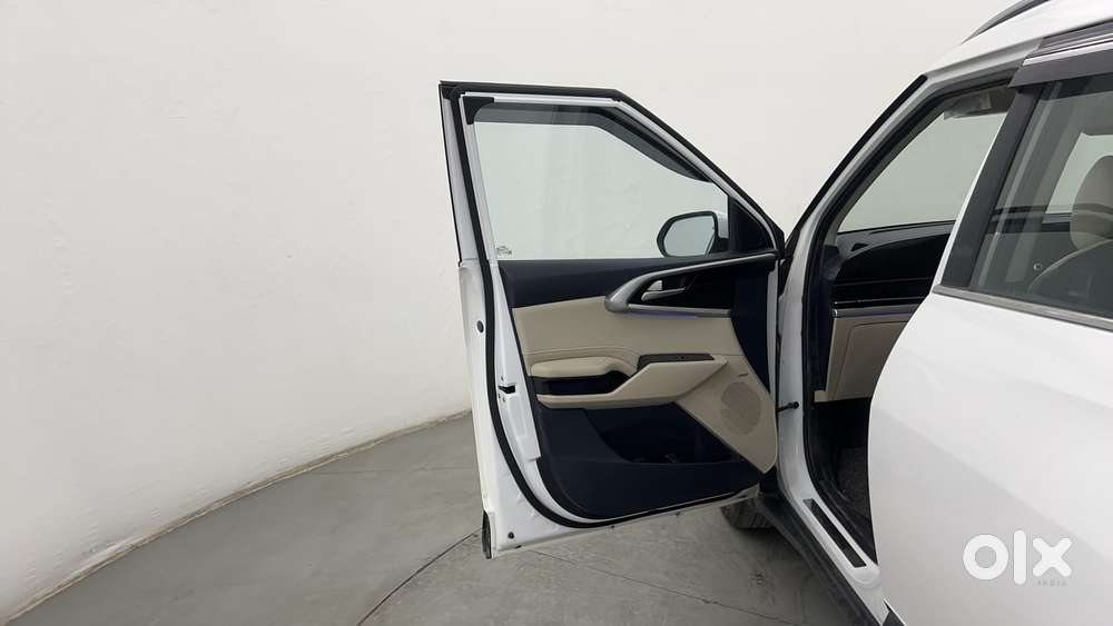 Kia Carens 1.4 Luxury Plus Dct 7 Str, 2022, Petrol