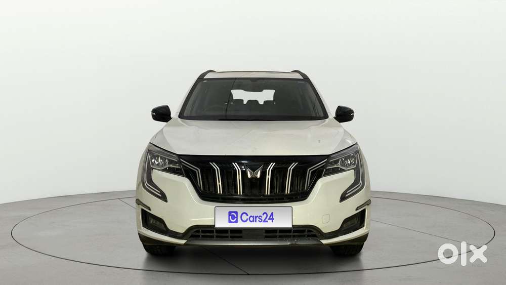 Mahindra Xuv700 2.0 Ax 5 Petrol Mt 7 Str, 2022, Petrol
