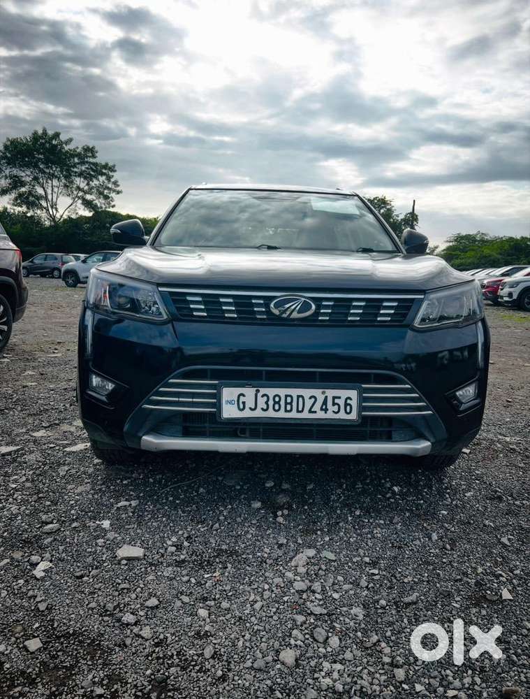 Mahindra Xvu300 Cng With 2022 Black