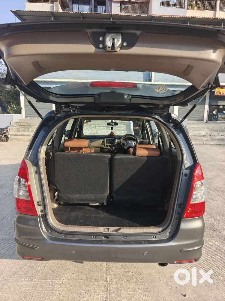 Toyota Innova 2.5 G 8-seater 2015