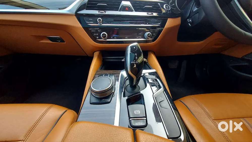 Bmw 5 Series Luxury 2020 With Auto-park Key