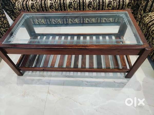 Sofa set with table