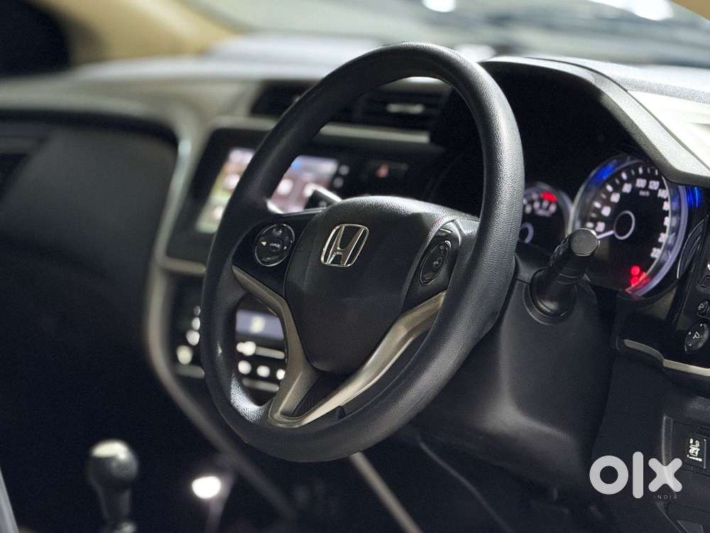 Honda City 1.5 V Cvt I-vtec Mt, 2022, Petrol