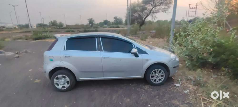 Gadi Ki Service Karna Hai Kam Jazada Ho Jayenga