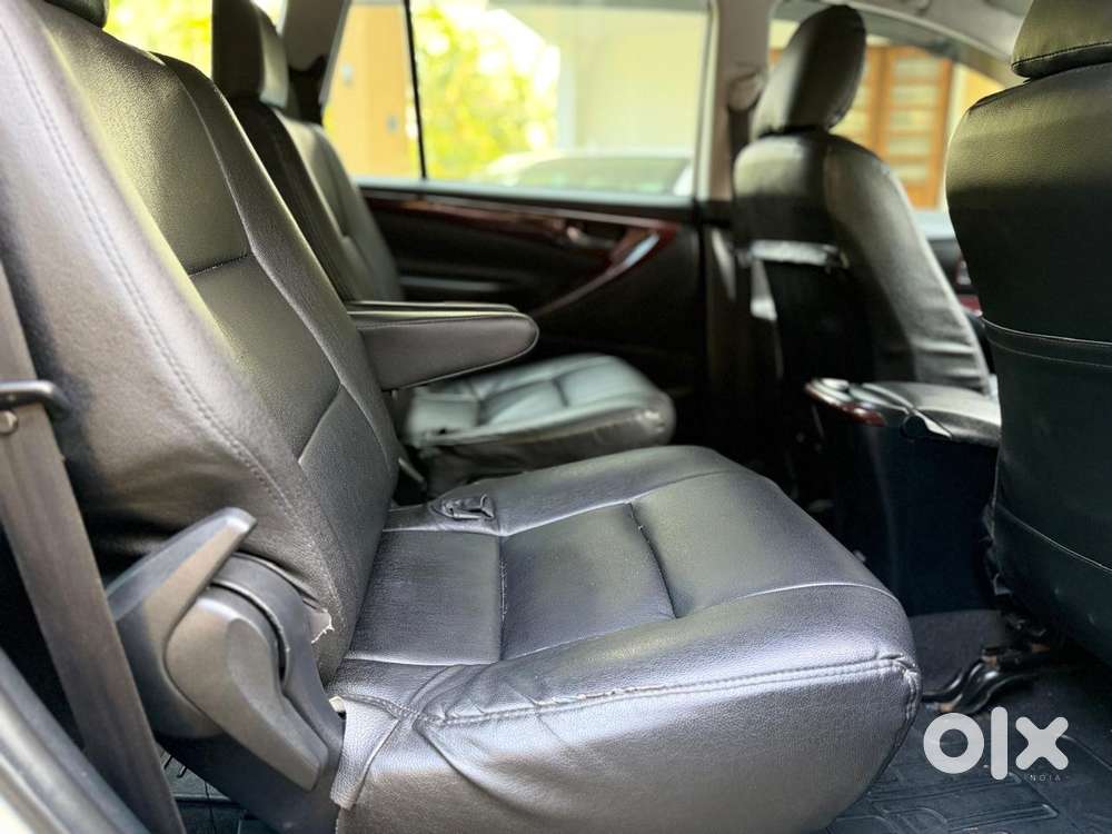 Toyota Innova Crysta 2.4 G Mt 7 Str, 2017, Diesel