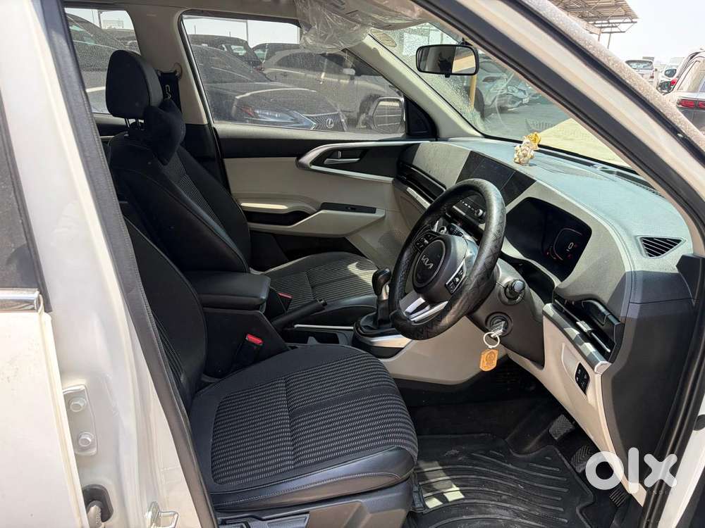 Kia Carens 1.4 Premium 7 Str, 2023, Petrol